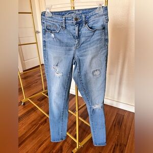 Distressed, skinny jeans